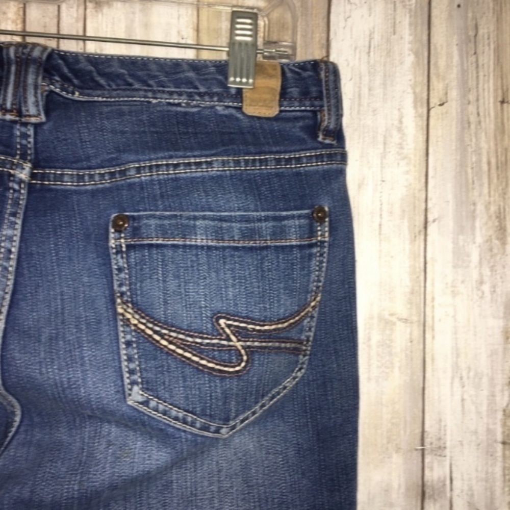 Maurices Molli Flare Jeans - Picture 3 of 8
